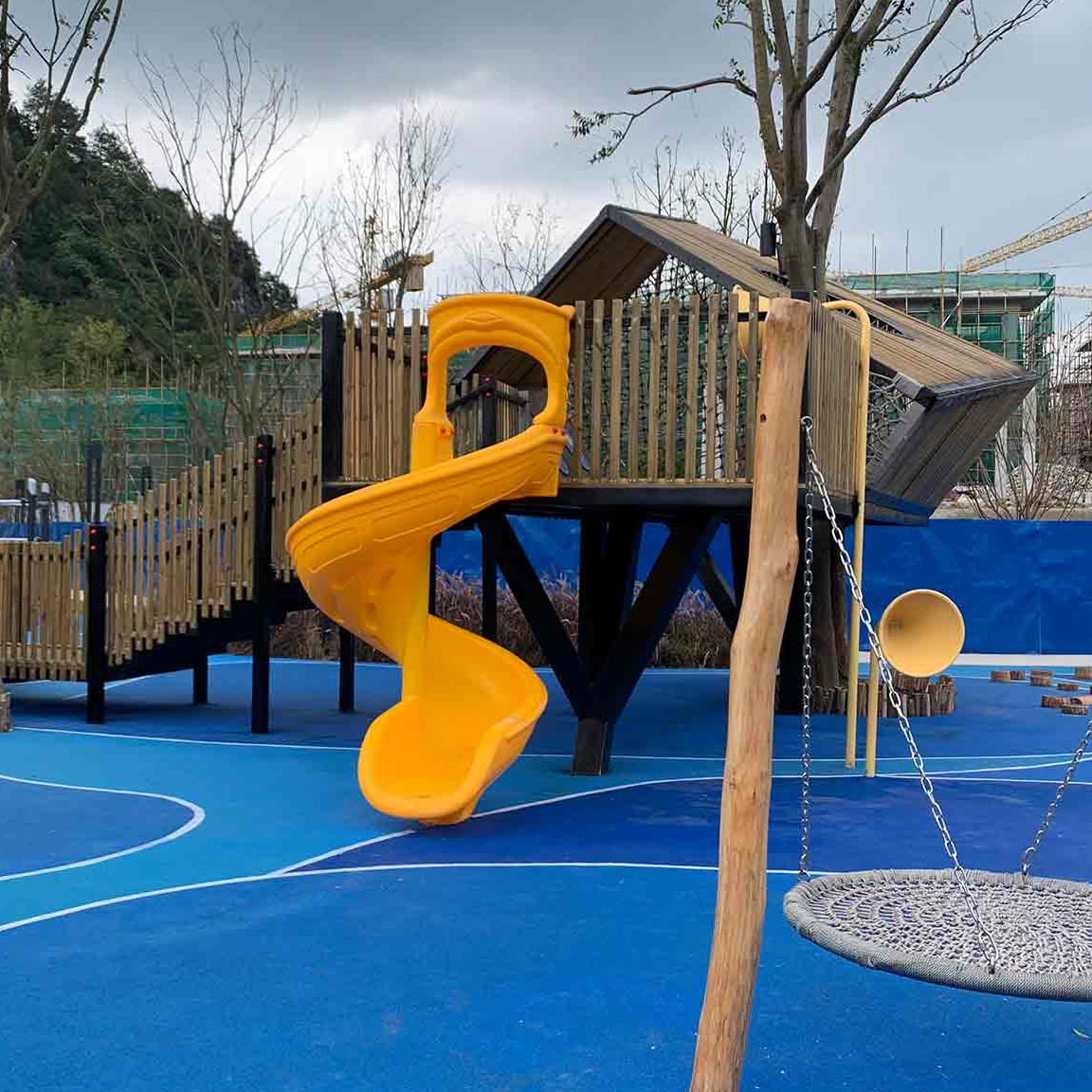 Casa en el árbol Guizhou Sunac Jiu Chenfu_Cajas para equipos de juegos infantiles en la casa en el árbol