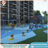 Un fabricante de equipos para parques infantiles crea un parque infantil paisajístico con caballete en forma de estrella