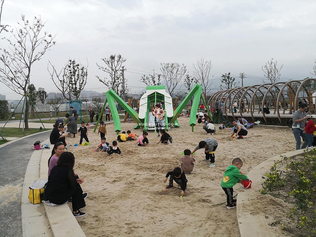 Parque Infantil Saltamontes (5)