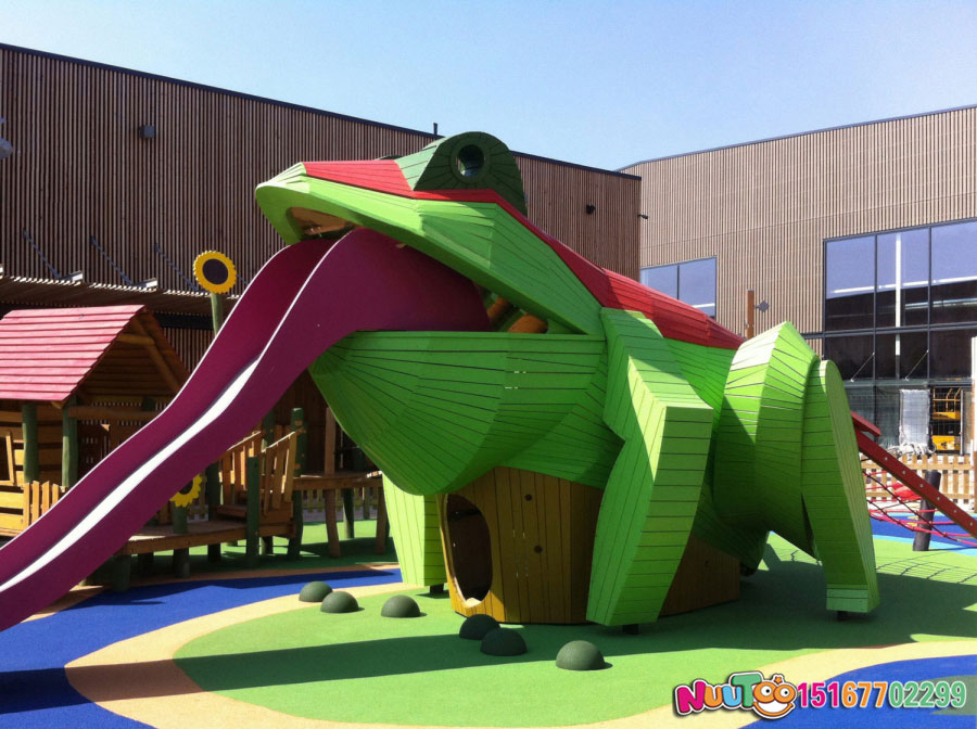 Paseo no estándar + parque combinado de ranas + tobogán + instalaciones de juego para niños (1)