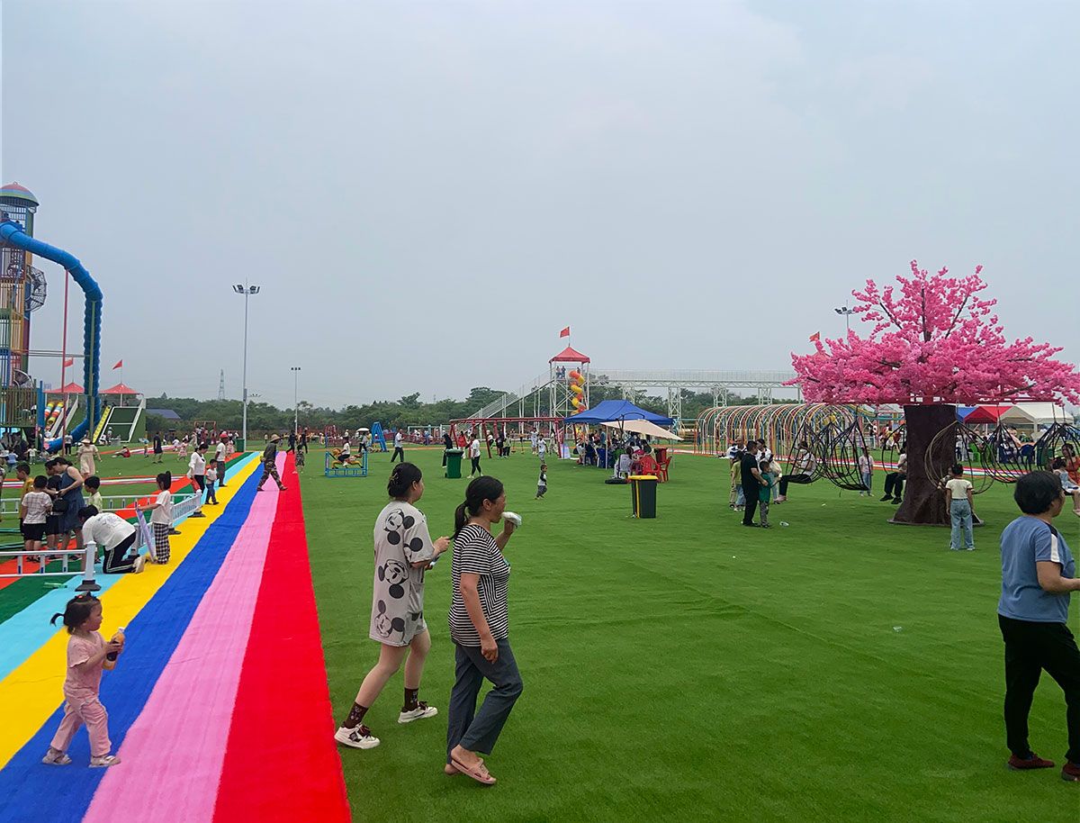 Parque-de-diversiones-al-aire-libre-(3)