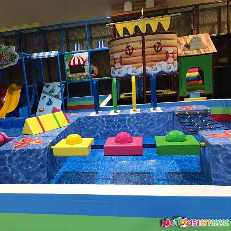 Equipo de juegos para niños con parque combinado de castillo travieso interior